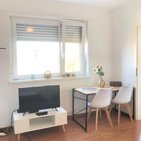 7'4 - Proche Frontiere De Bale Apartament